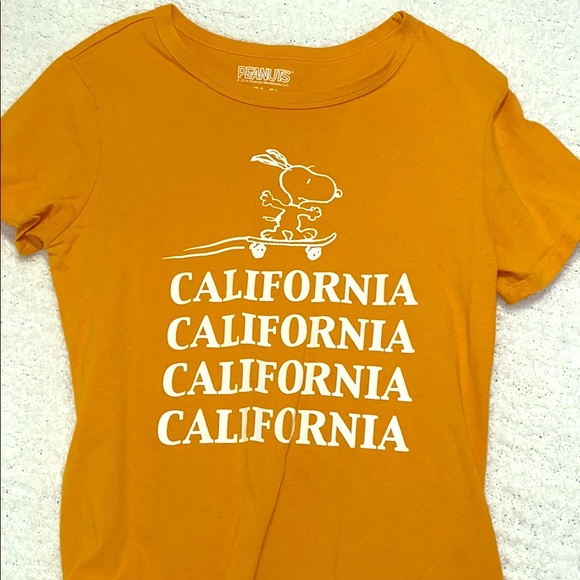 Charlie Brown-Snoopy T-shirt - Picture 1 of 1